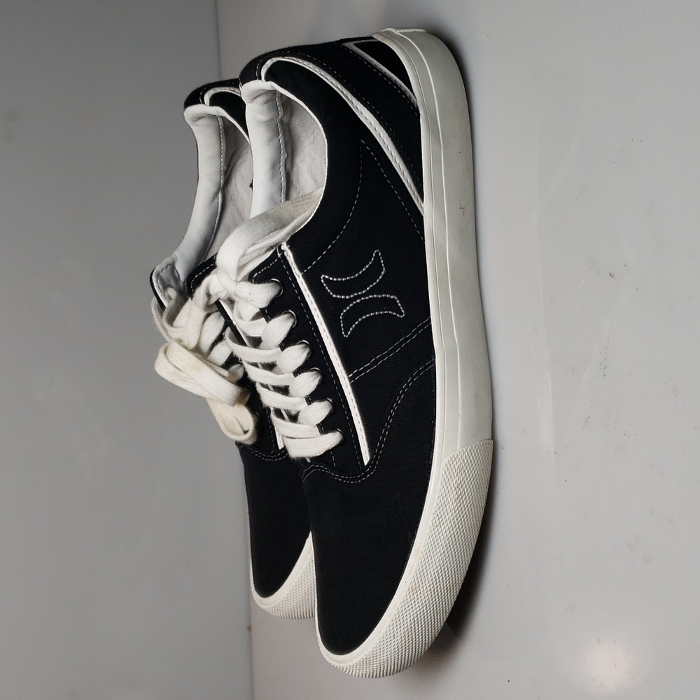Hurley Men's Kayo Lace Black and White Canvas Sneaker Skate Shoes Size 9
